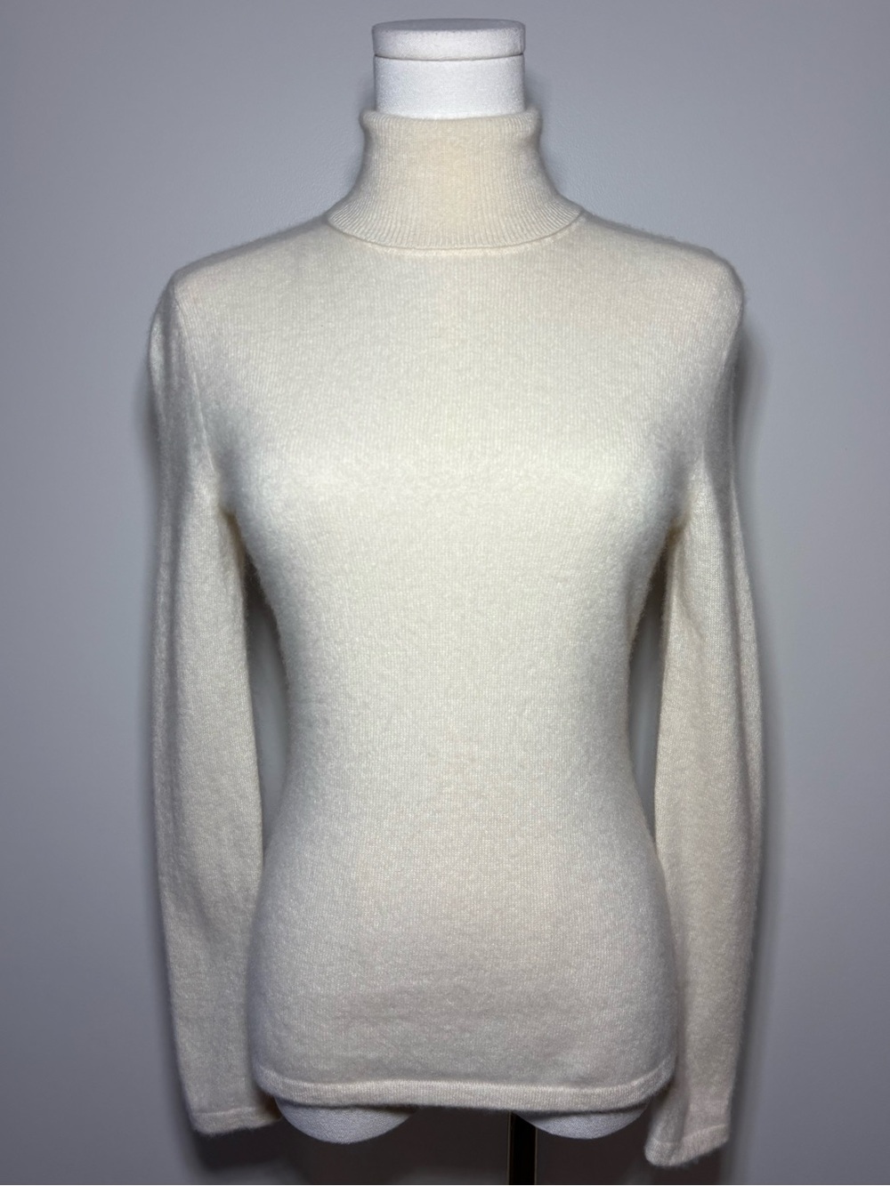 Lord & Taylor 100% Cashmere Cream Turtleneck Sweater